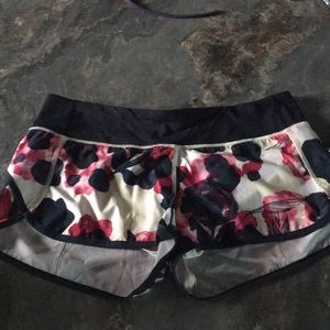 LULULEMON SHORT